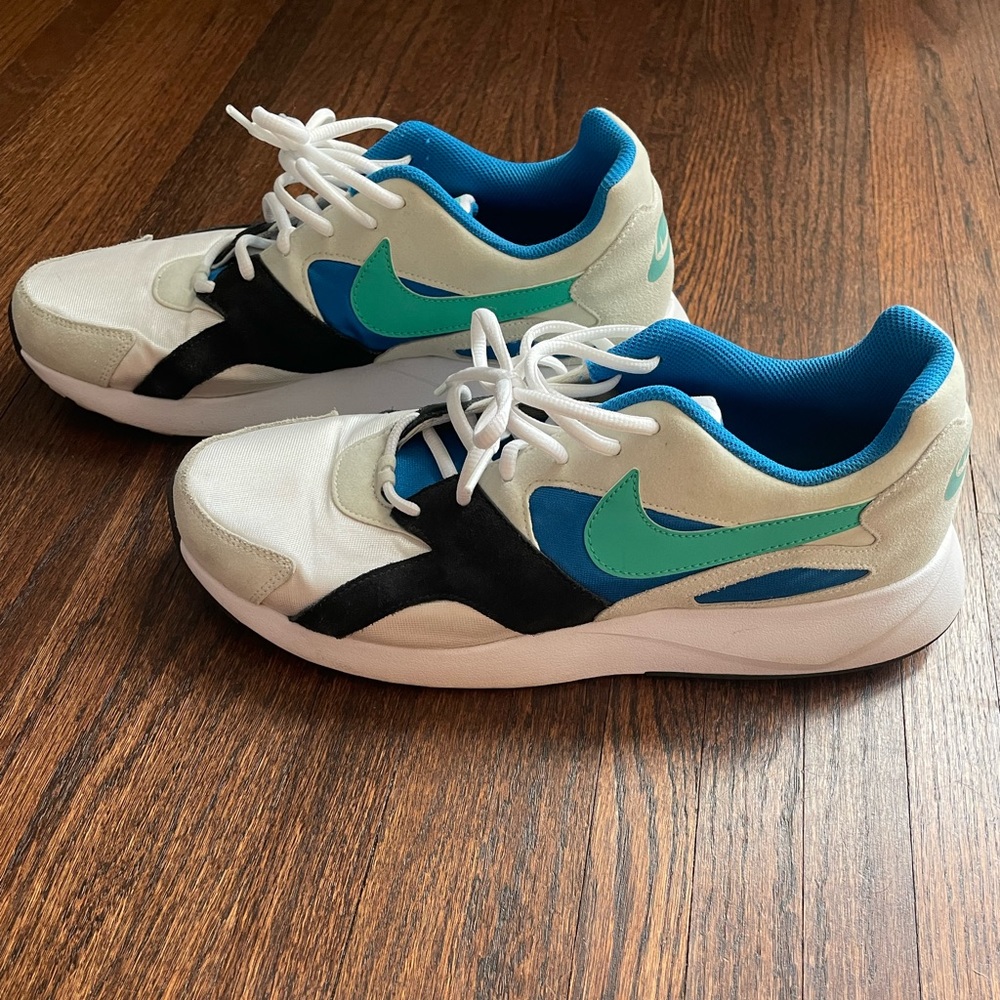 Nike Casual Shoe *RARE FIND* - Picture 4 of 6